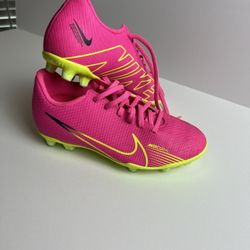 Kid Soccer Shoes 