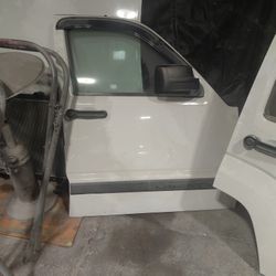 Both Passenger Doors Both Driver Side Doors And  Lift Gate 2009 Jeep Liberty