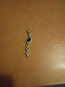 Vintage green sapphire pendant