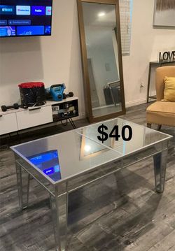 Coffee table PICK UP BY 5/24 ‼️ LOCATED BY ONTARIO AIRPORT ‼️