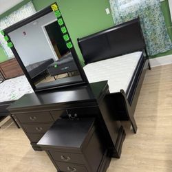 Black 4 Piece Queen Sleigh Bed Bedroom Set