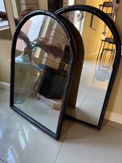 2 black mirrors