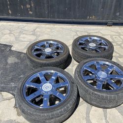 22” chrome wheels 