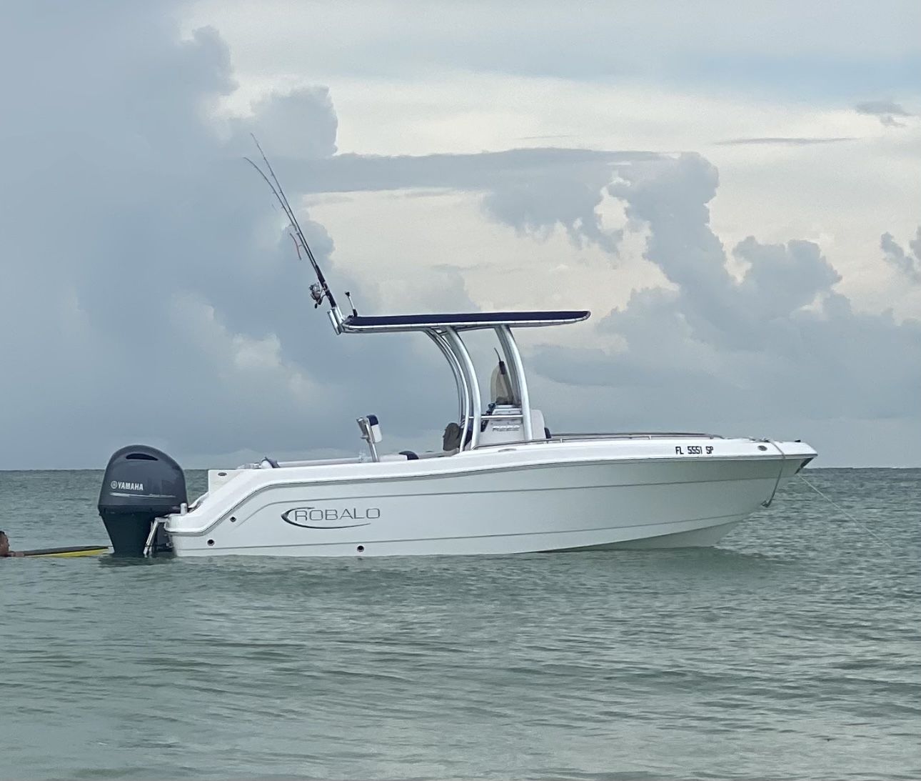 2020 Robalo R222 