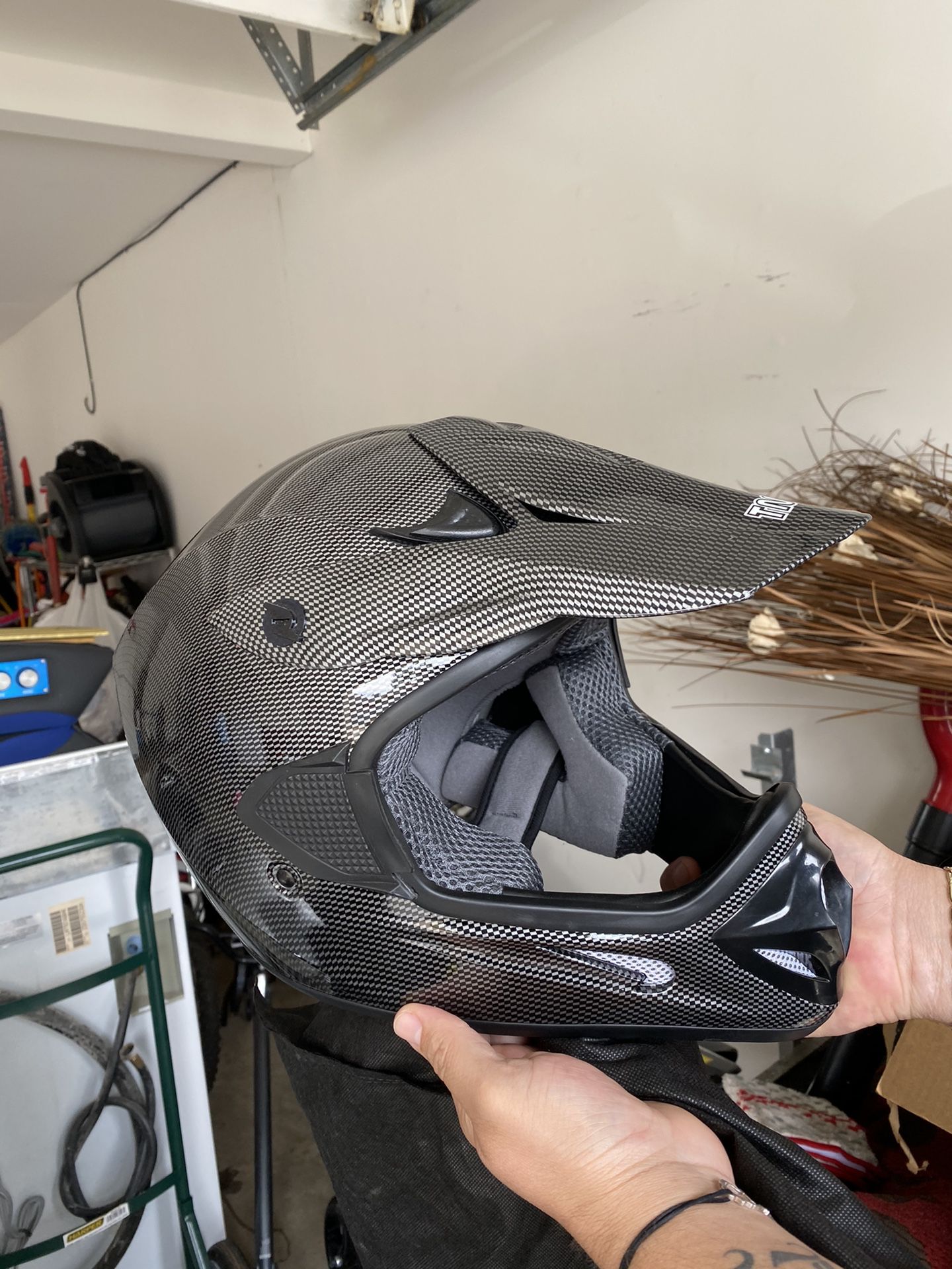 Carbon fiber bike helmet