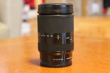 Sony E 18-200mm f/3.5-6.3 OSS LE Lens