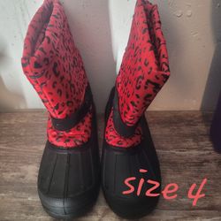 Girls Size 4 Snow Boots -Like New