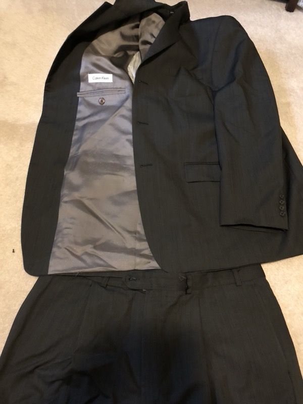 Men’s suit - size 42R Calvin Klein