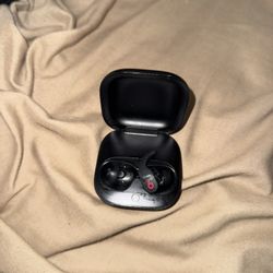 Beats Fit Pro Case And Right Earbud 