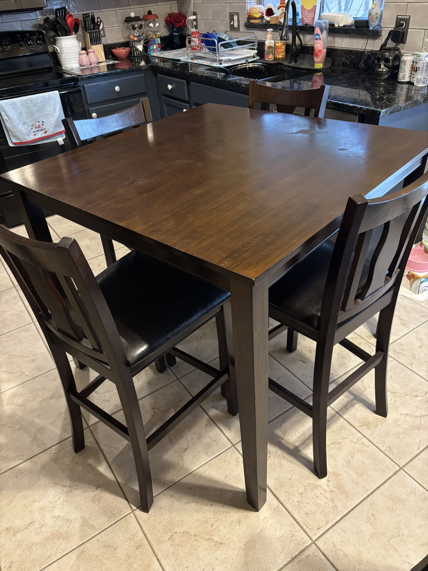 Kitchen Table With 4 Chairs