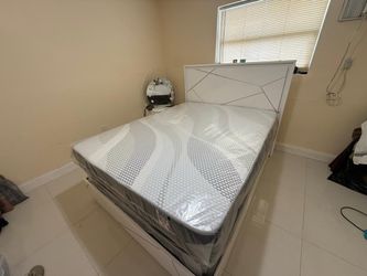 NEW MATTRESS FULL SIZE PLUSH WITH BOX SPRING