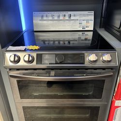 NEW SAMSUNG 6.3 Cu. Ft. Flex Duo Electric Range