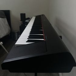 Yamaha Piano / Keyboard