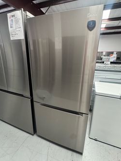 Midea top and bottom refrigerator
