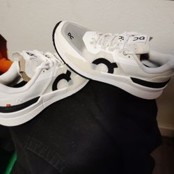 THE ROGER PRO 2   SIZE 7.5