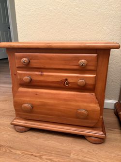 Wood 2-Drawer Nightstand with Bun Feet