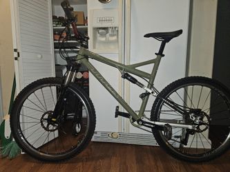 Titus Racer X Cross-country Mountain Bike