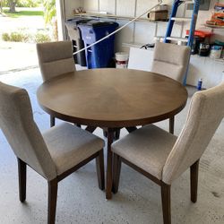 Round Table Set