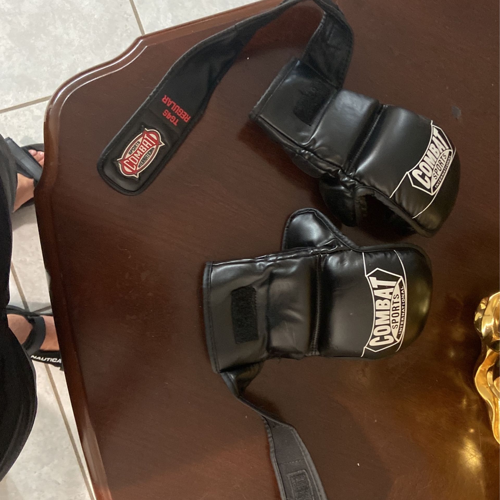 MMA Kickboxing Gloves 8oz