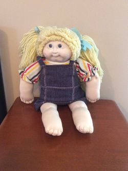 HANDMADE CABBAGE PATCH DOLL WITH THE CLOTHES