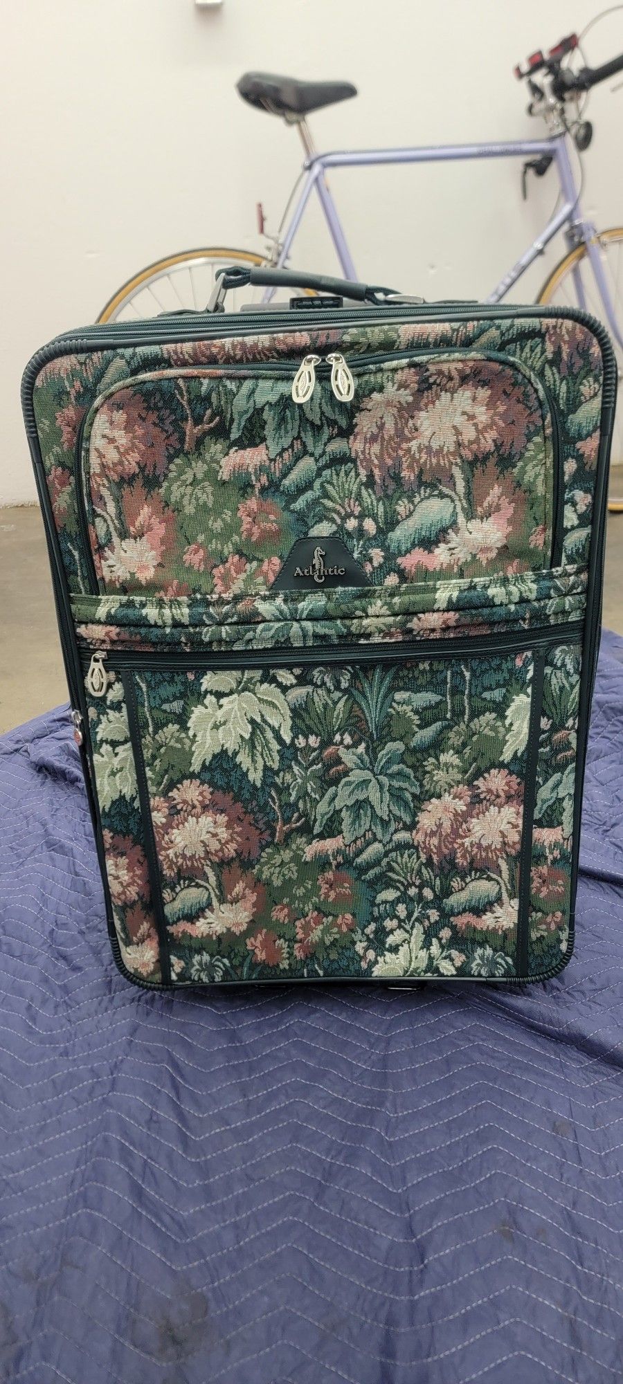 Atlantic Tapestry 26" Rolling Suite Case