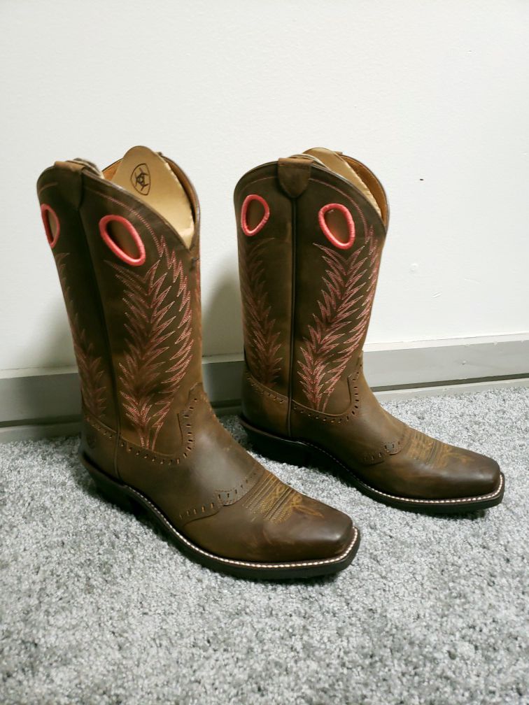 NEW Ariat Cowgirl Boots - 10B