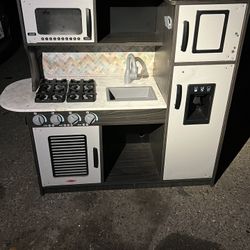 Children’s kitchen Melissa & Dough