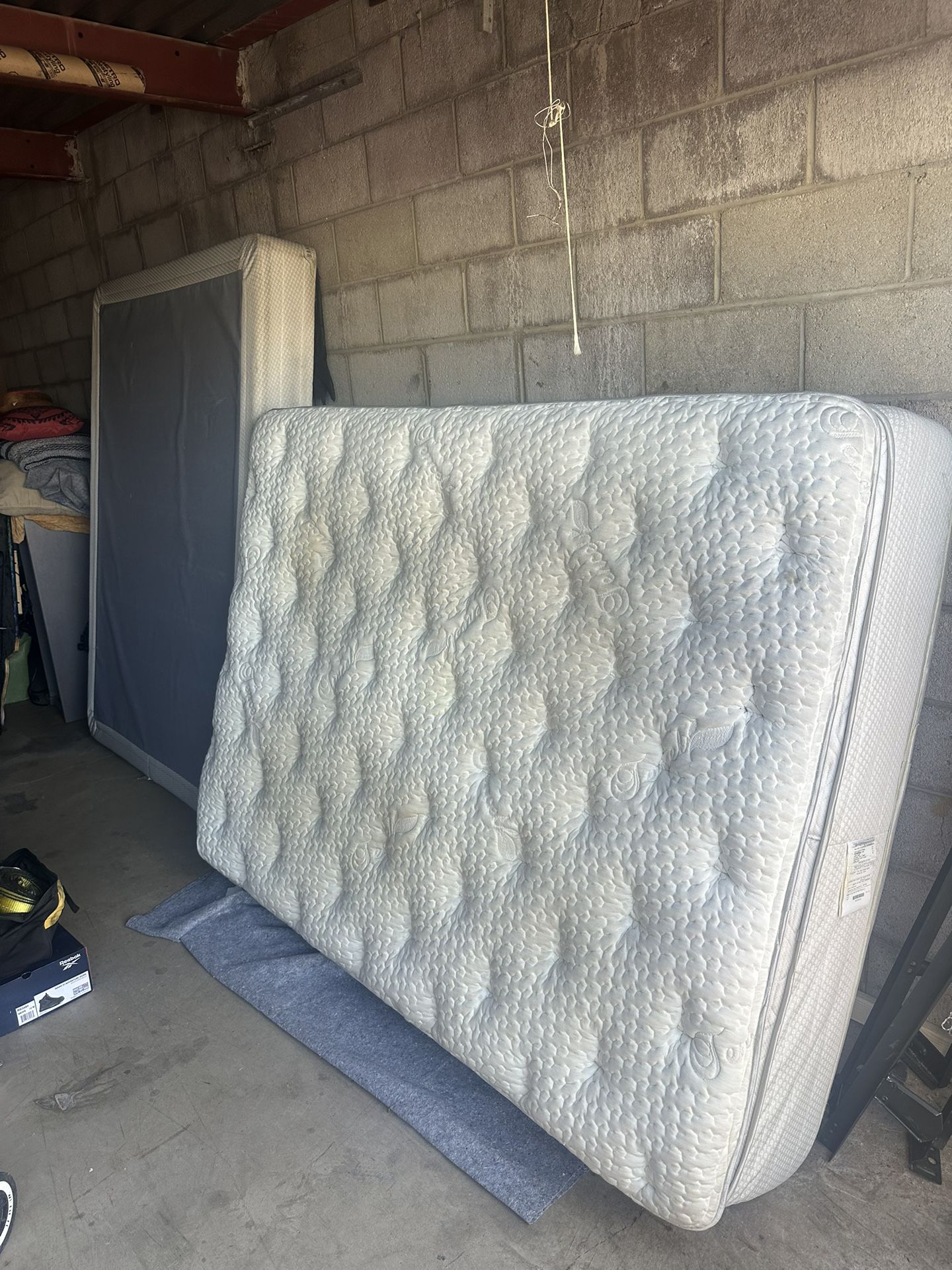 tempur pedic mattress & Box Spring