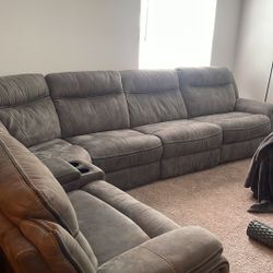 Cindy Crawford Gray Sectional – Recliners, USB, Cupholders – Modular – Great Condition