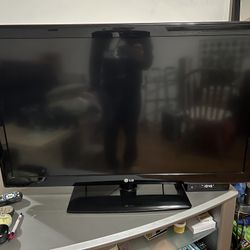42 Inches LG TV