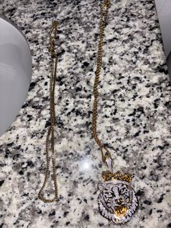 Gold-Toned Lion Head Pendant and Rope Chain Necklace Set