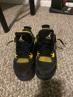 Jordan 4s yellow thunders