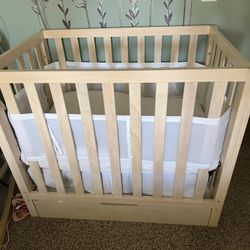 Carter's by Davinci Colby MINI crib