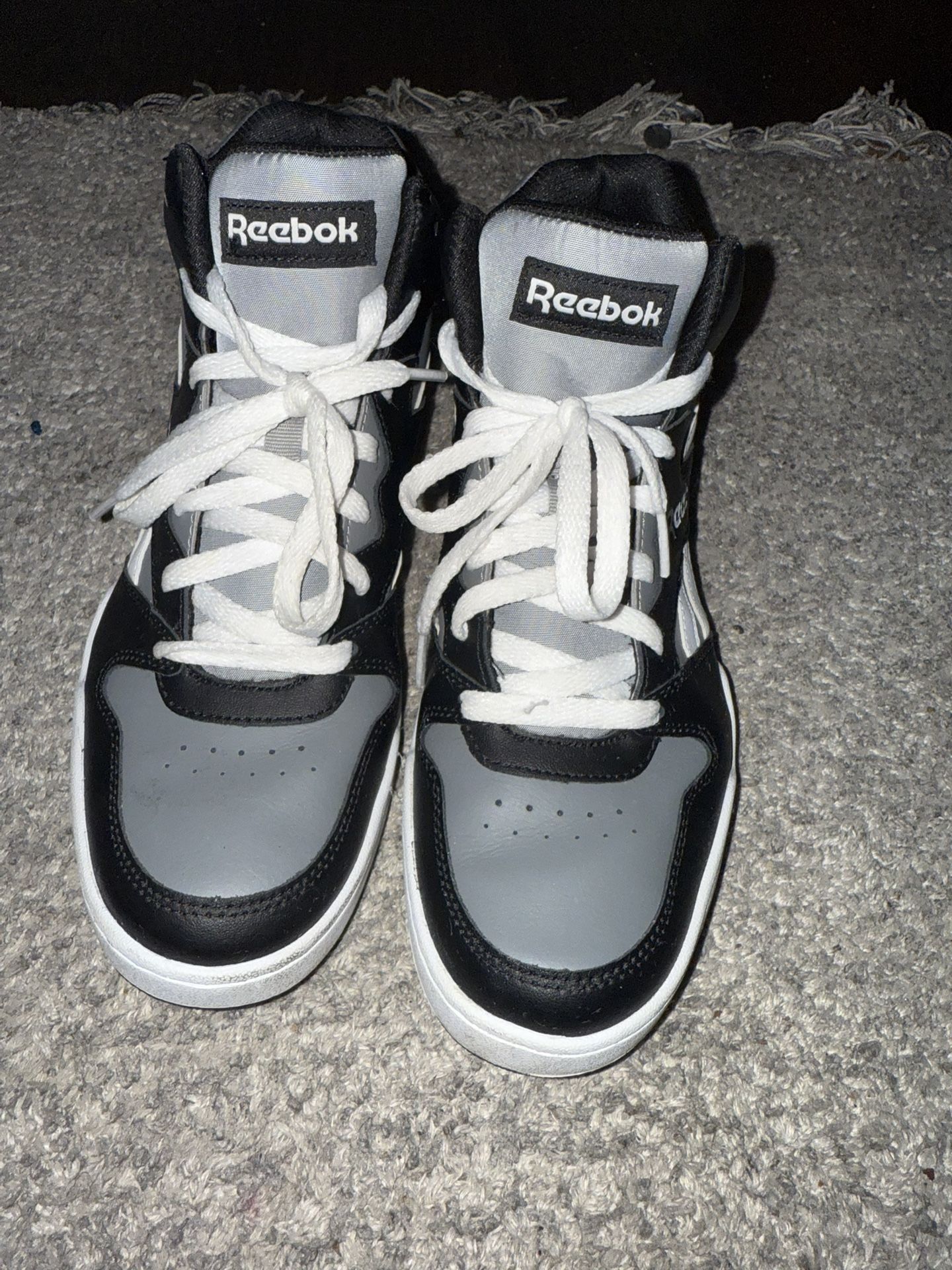 Size 9 Reebok 40