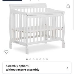 Dream On Me Aden 4-in-1 Convertible Mini Crib in White (BRAND NEW)