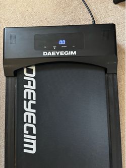 DAEYEGIM Under Desk Walking Pad Treadmill – Excellent Condition