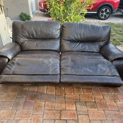 THICK LEATHER BOMBER STYLE RECLINING SOFA CAN DELIVER 