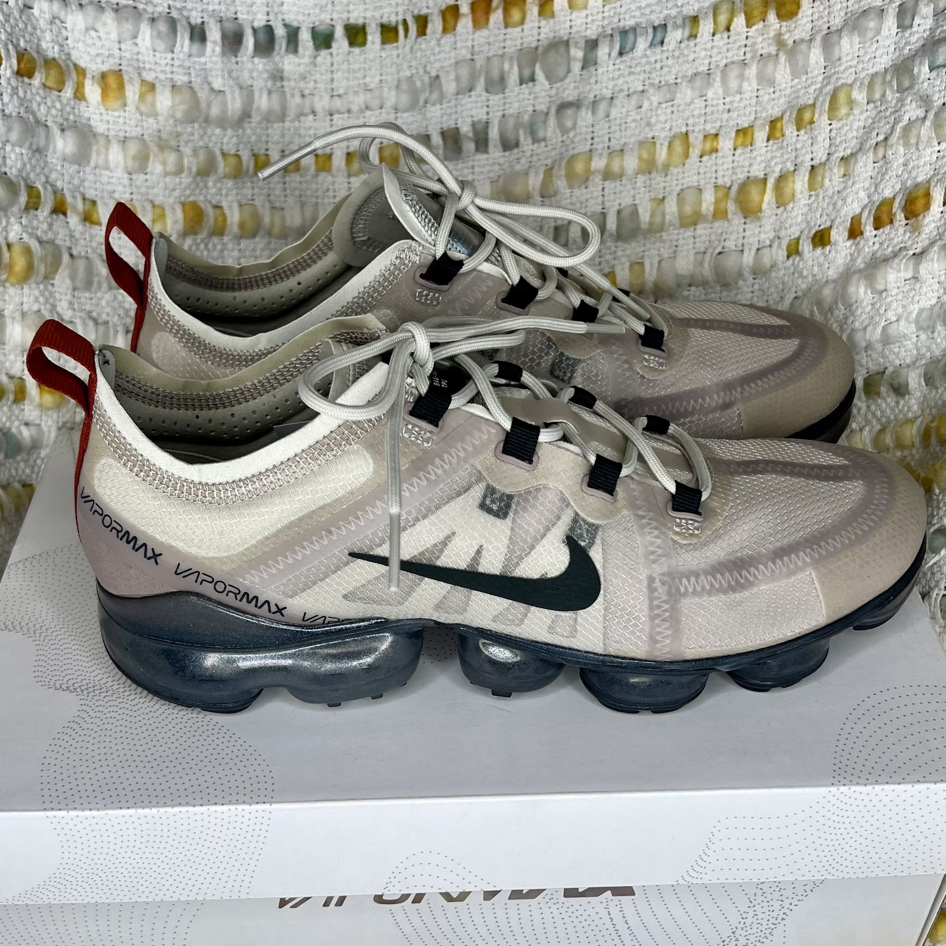 Like New Nike Air Vapormax 2019 Moon Particle Gray Size - Main Image
