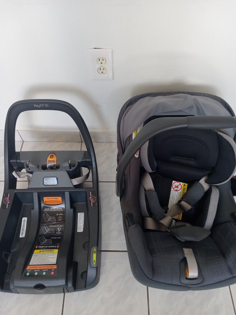 Silla de Carro Para Bebé con Base New for Sale in Miami, FL - OfferUp