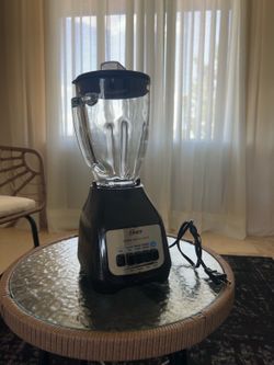 Oster DuraBlast Blender with Glass Jar - Excellent Condition
