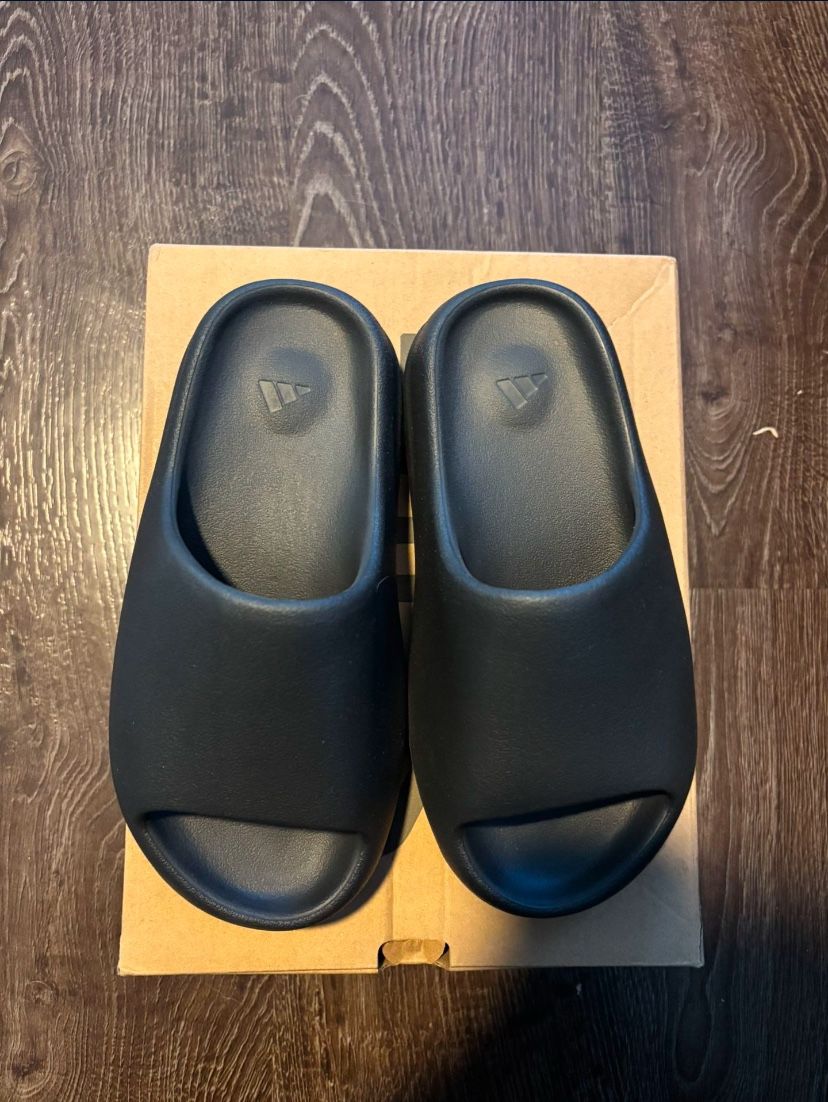 Yeezy Slides