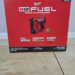 Milwaukee M12 18g Brand Nailer 