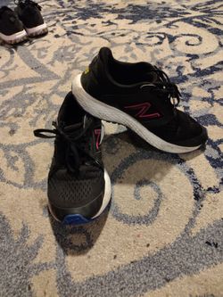 New balance size 8 women's shoes