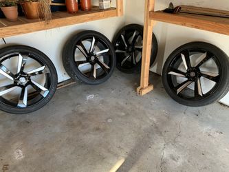 24 Inch Truck Rims (6x135mm - Bolt Pattern)