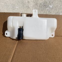 3000gt Rear Windshield Wiper Reservoir With Pump