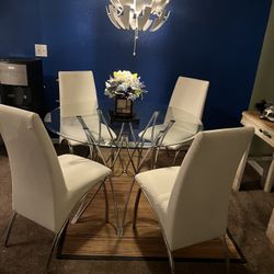 Dinner Table With Chairs 