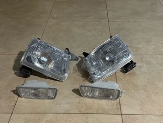 01 - 04 Tacoma Headlights