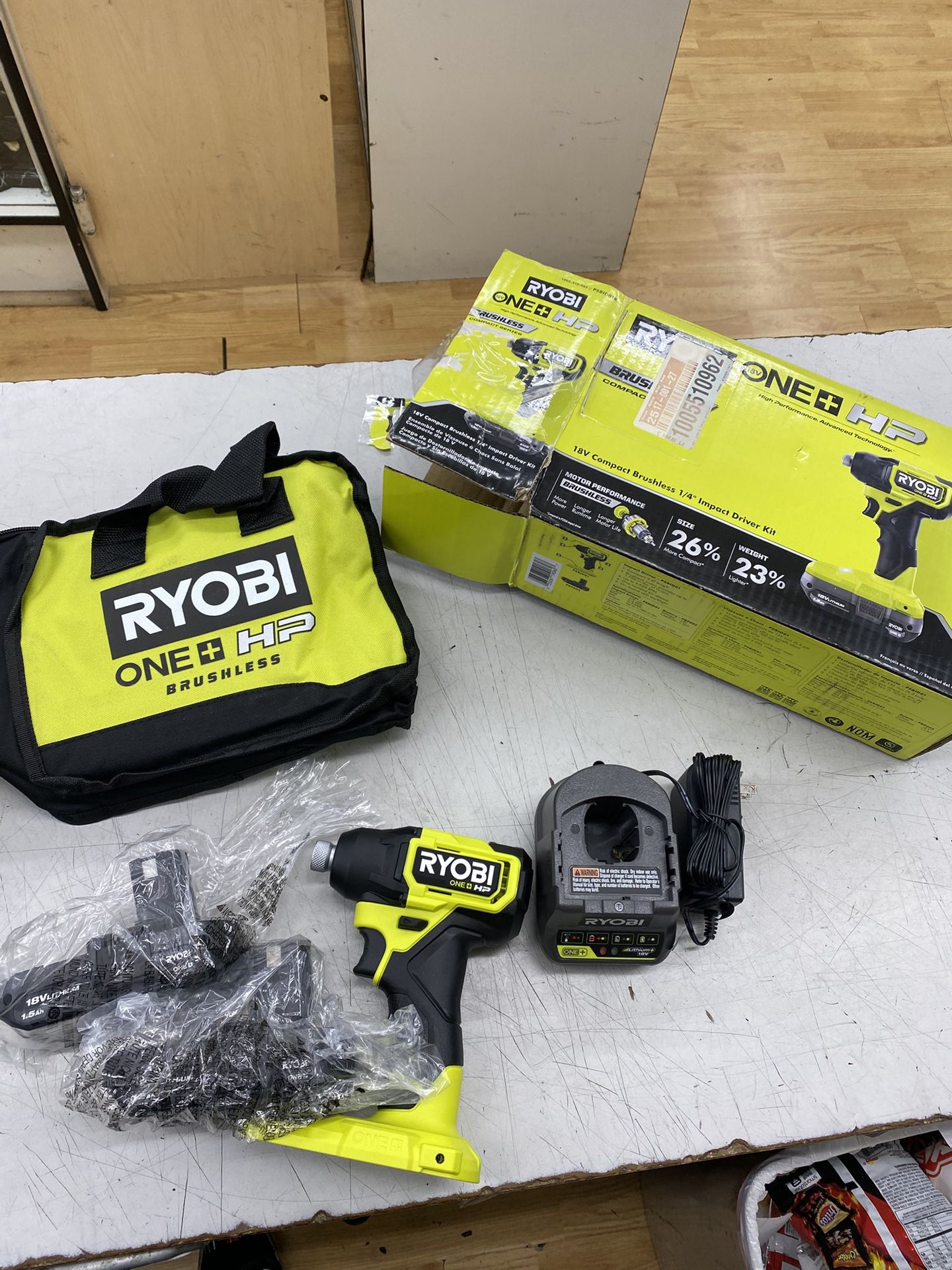 $100 Ryobi One + 18V Brushless Kit 1/4” Battery And Driver Kit