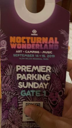 Premier parking 5min walk from entrance and a road to leave the festival first Sunday