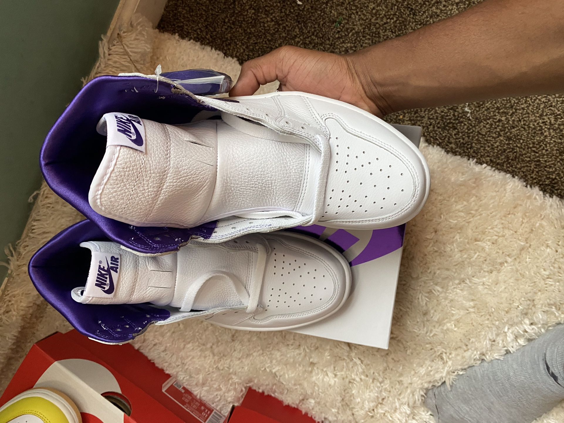Air Jordan 1 Retro High Court Purple for Sale in Conyers